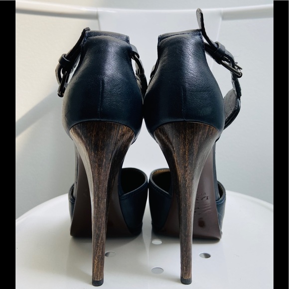 Lanvin Pump with Ankle Strap - Picture 6 of 7